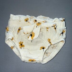 Floral‎ Cream Baby Bloomers